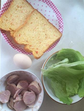 鸡蛋火腿汉堡，美味早餐的做法步骤1