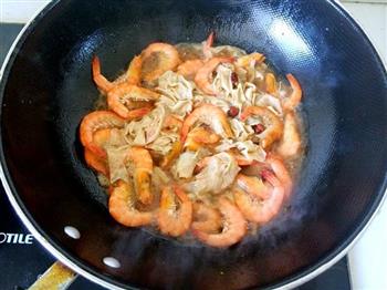 豆腐皮油焖虾的做法步骤7