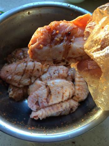 干锅鸡翅小番茄的做法步骤1