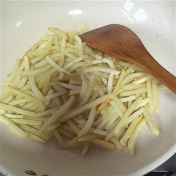 干煸土豆丝的做法步骤2