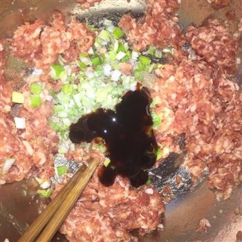 东北酸菜饺子的做法步骤1