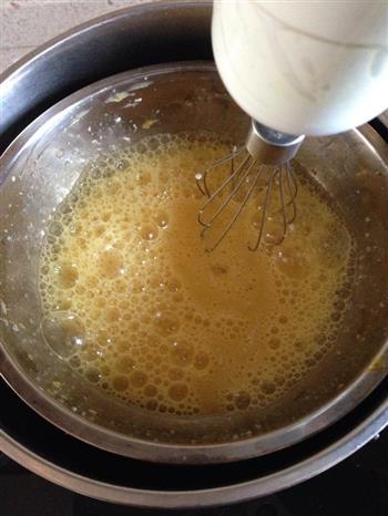 咖啡奶油海绵蛋糕卷的做法步骤2