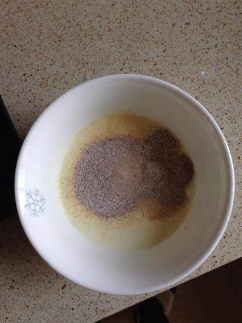 咖啡奶油海绵蛋糕卷的做法图解4