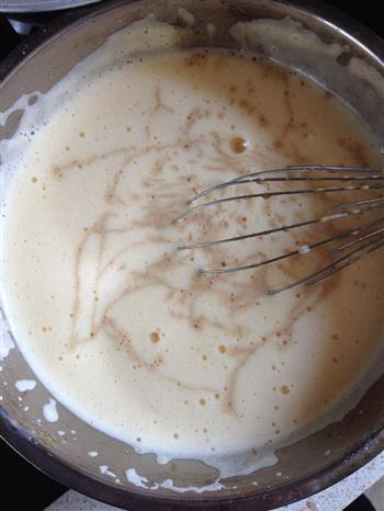 咖啡奶油海绵蛋糕卷的做法步骤6