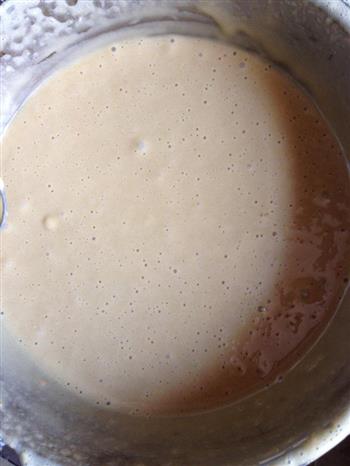 咖啡奶油海绵蛋糕卷的做法步骤7