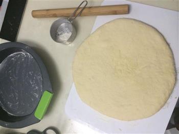 培根蘑菇披萨的做法步骤3