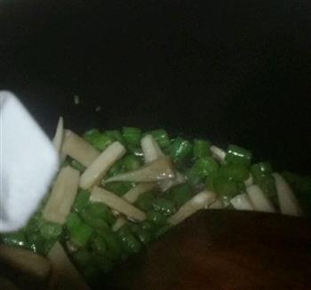 架豆杏鲍菇炒榨菜-乌江榨菜的做法步骤10