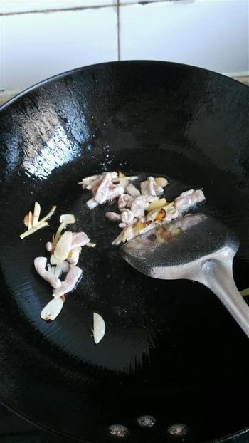 鲜虾榨菜肉丝面-乌江榨菜的做法步骤3