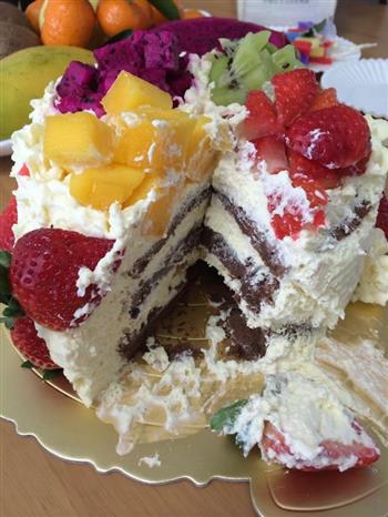奶油水果装饰可可蛋糕的做法步骤26