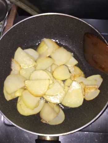辣白菜土豆片的做法步骤1