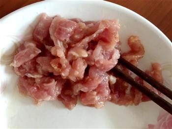 香辣榨菜肉丝面-乌江榨菜的做法步骤1