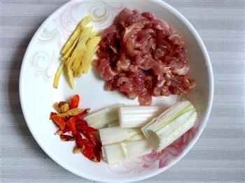 香辣榨菜肉丝面-乌江榨菜的做法步骤2