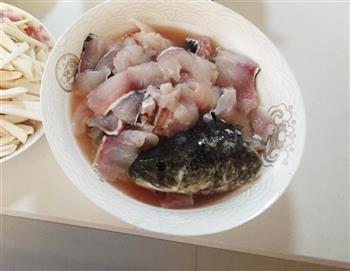 色香味俱全-干锅式水煮鱼的做法图解2