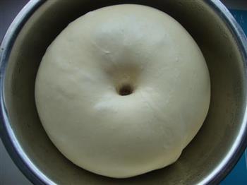 香葱培根肉松面包卷的做法步骤4