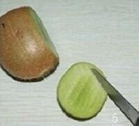 奇异果水果拼盘绿牡丹附猕猴桃巧剥皮方法的做法步骤1
