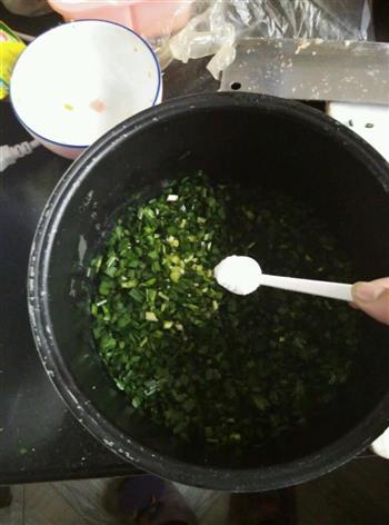 猪肉韭菜水饺的做法步骤5