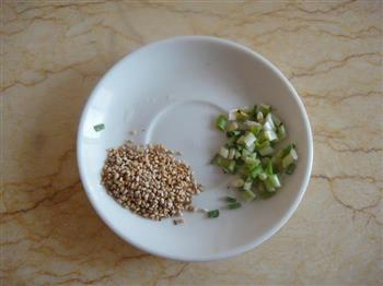 榨菜豆腐猪肉锅贴-乌江榨菜的做法步骤7