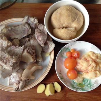 菌菇鸡汤-附如何炖出一锅鲜美鸡汤的做法步骤1