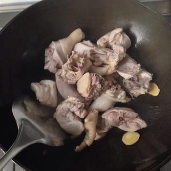 菌菇鸡汤-附如何炖出一锅鲜美鸡汤的做法步骤4