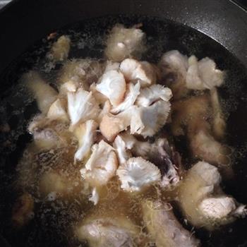 菌菇鸡汤-附如何炖出一锅鲜美鸡汤的做法步骤6