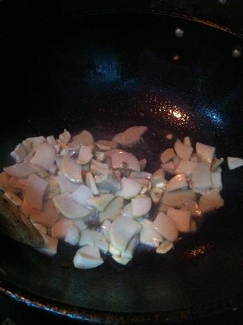 杏鲍菇炒肉的做法步骤8