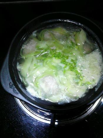 砂锅猪肉丸子汤的做法图解6
