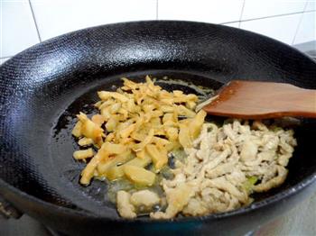 榨菜青椒肉丝-乌江榨菜的做法步骤10