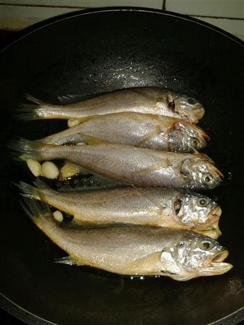 嫩嫩的红烧小黄鱼的做法步骤4