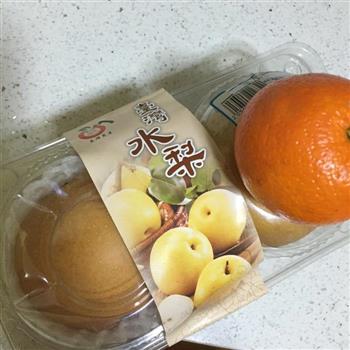 冰糖炖橙梨的做法图解1