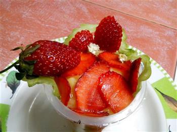 渐变色草莓酸奶果泥冰淇淋的做法步骤12