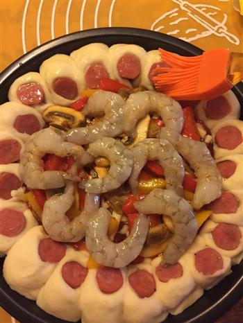 幸福满满的花边鲜虾口蘑披萨的做法步骤15