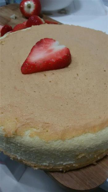 草莓裸蛋糕的做法步骤1