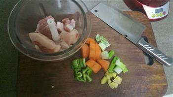 菠菜丸子汤的做法步骤1