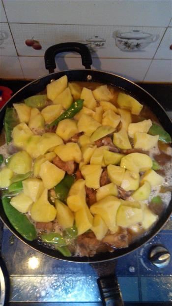 东北家常菜─排骨炖豆角土豆的做法步骤5