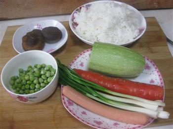 五彩炒饭-让孩子爱上米饭的做法步骤1