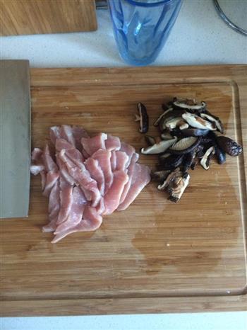 下饭的香菇肉片的做法步骤2