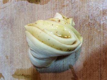 椒盐花卷、葱油花卷、麻酱花卷的做法步骤10