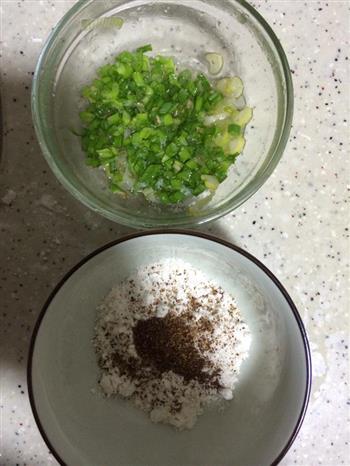 椒盐花卷、葱油花卷、麻酱花卷的做法步骤5