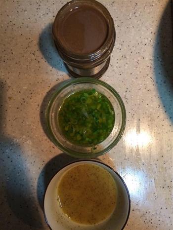椒盐花卷、葱油花卷、麻酱花卷的做法步骤6
