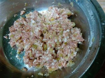 榨菜猪肉紫菜卷-乌江榨菜的做法步骤4