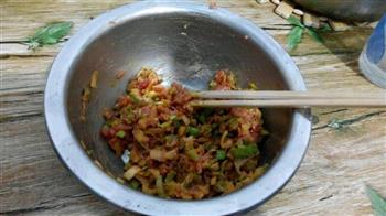 榨菜肉锅贴—乌江榨菜的做法步骤4