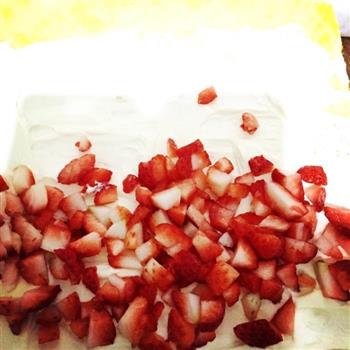 小四卷草莓蛋糕的做法步骤15