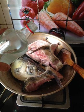 家常菜-鱼头汤的做法步骤3