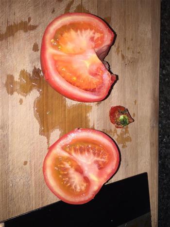 番茄烩金针菇的做法步骤2