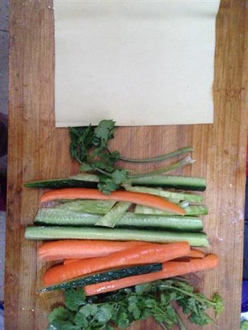 开胃蔬菜卷的做法步骤1
