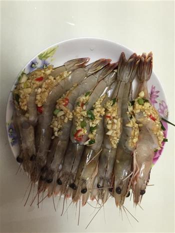 蒜蓉大虾的做法步骤3