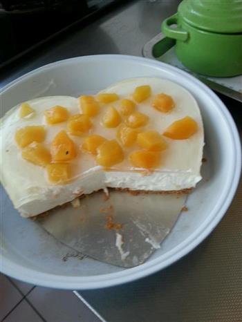 黄桃慕斯蛋糕的做法步骤1