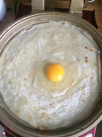 分分钟搞定快手早餐，培根鸡蛋饼的做法图解5