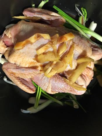 电饭锅版盐焗鸡的做法图解1