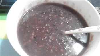 黑米粥的做法步骤1